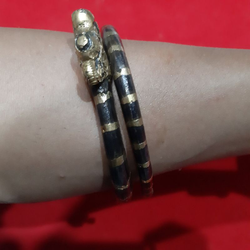 Barang Antik Gelang Naga Kinatah Besi Aji