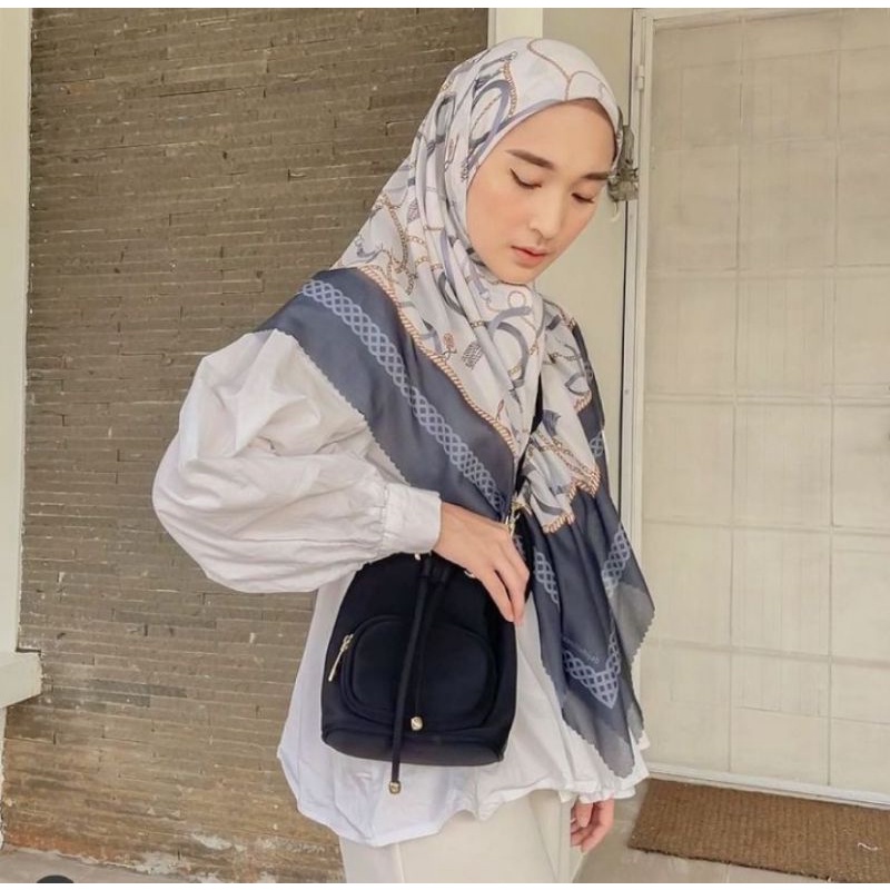 Everyday Scarf Chain Ivory by Vanilla Hijab