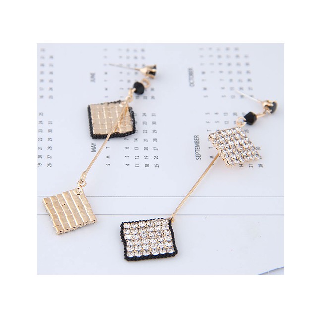 LRC Anting Tusuk Fashion Gold Square Asymmetric Earring A57889