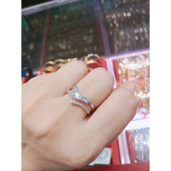 cincin emas putih Aurel