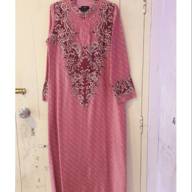 Preloved Gamis Natalia Liu motif bunga rajutan timbul ukuran XS warna pink