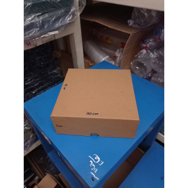 Kardus 20x20x7cm Efluet Box Polos Die-cut Coklat Untuk Packaging Olshop Baju Kotak Kado Hampers Hadiah Kraft