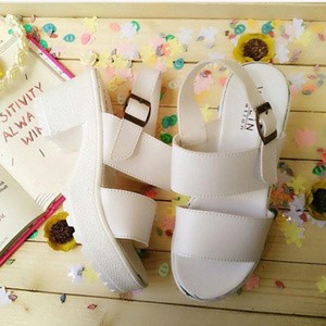 STRAP BLOCK HEELS WHITE
