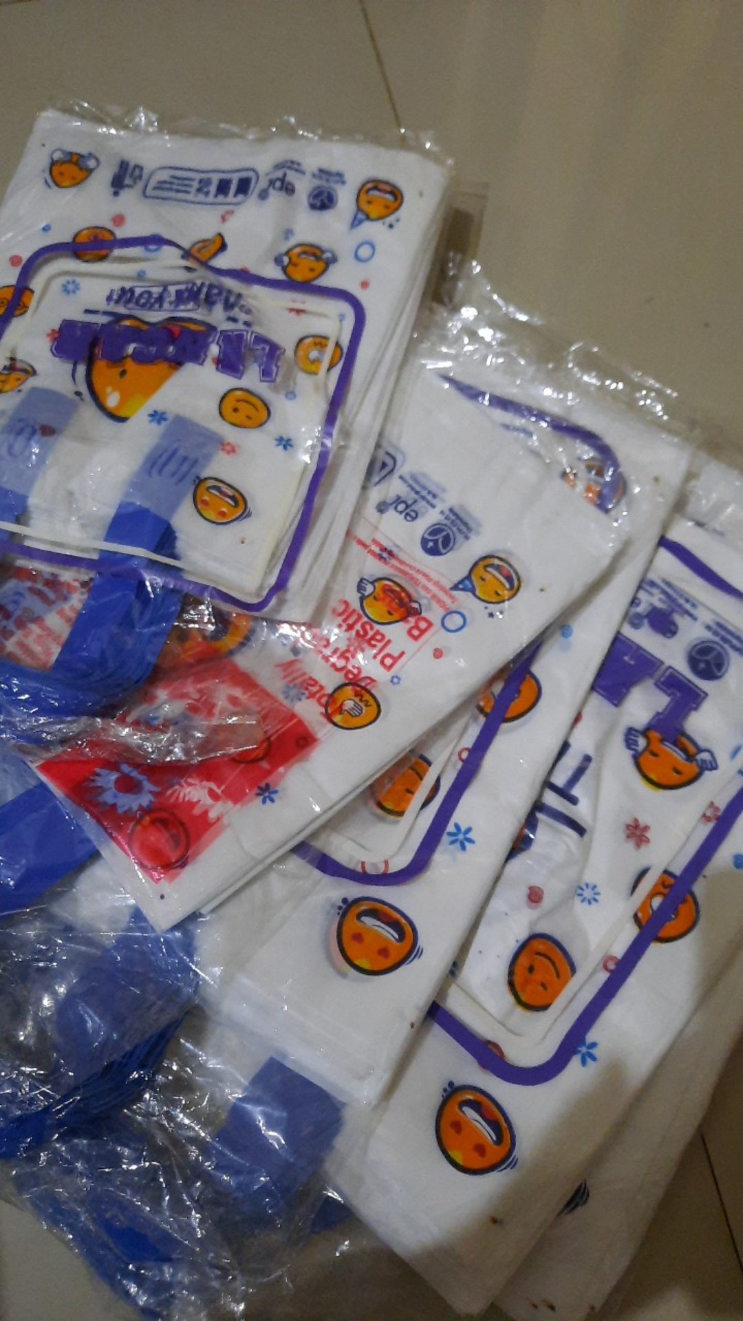 Kantong Plastik Smile Softhandle Ukuran 35 [ 1pack]
