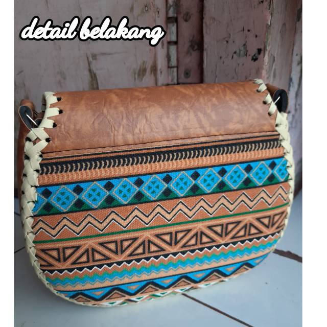 Tas Wanita Selempang Tribal Bali