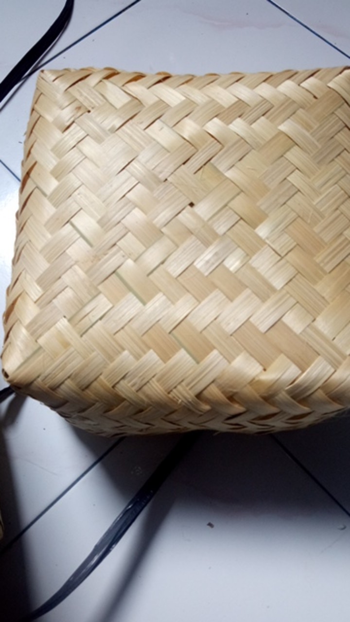 Besek Bambu, Sepasang, 20*20*8cm