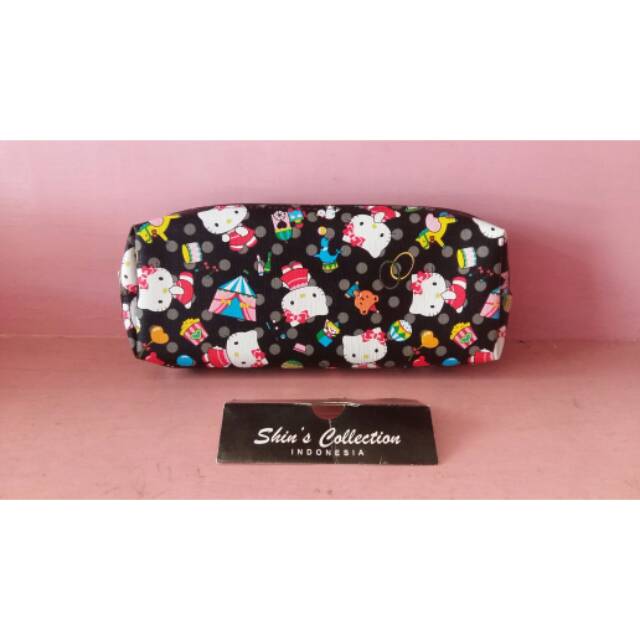 

Tempat pensil hitam hello kitty
