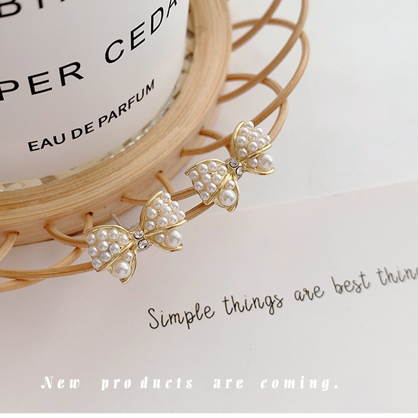 Anting Stud Desain Pita Aksen Mutiara Gaya Minimalis Korea Untuk Wanita