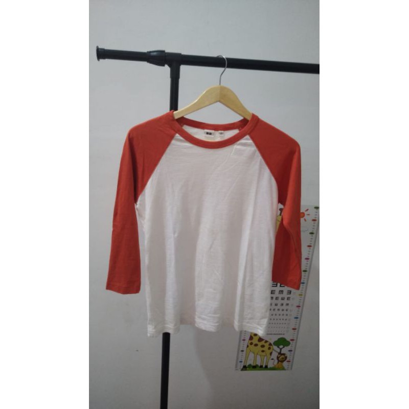 KAOS UNIQLO SECOND BRANDED