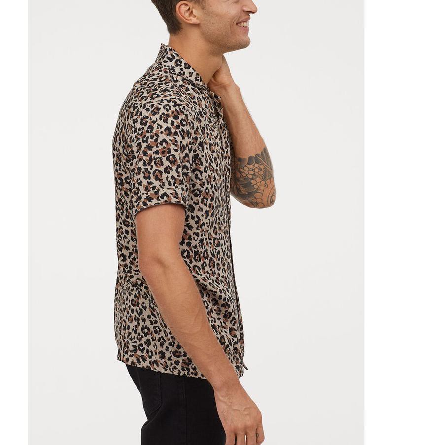 HOT PROMO H&M Kemeja Patterned Resort Shirt Leopard Print Pria Original HnM Pantai #