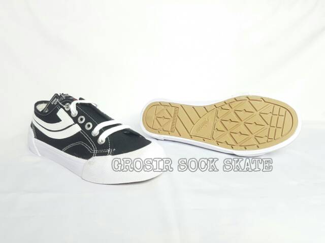 Sepatu Johnson Galaxy Pro Low Cut Black White