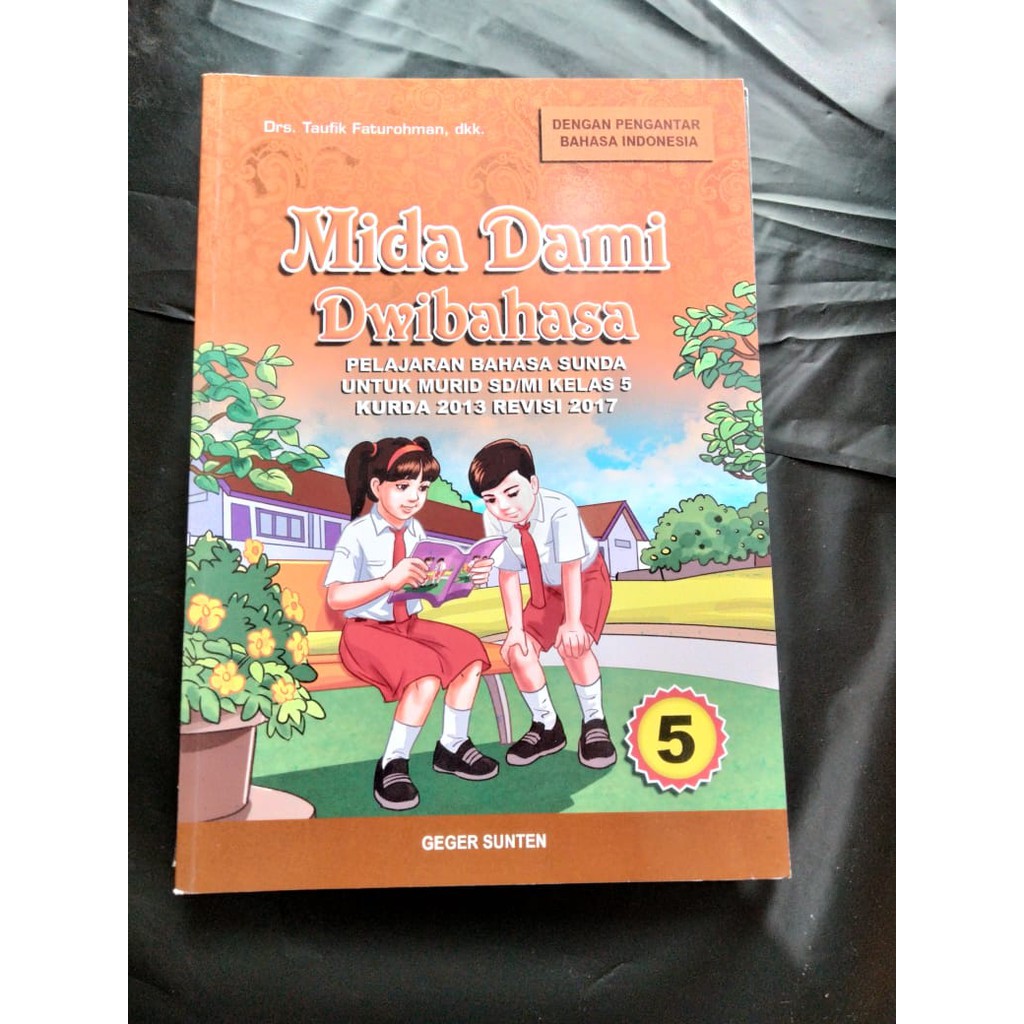 Buku Bahasa Sunda Midadami Dwibahasa Kelas 5
