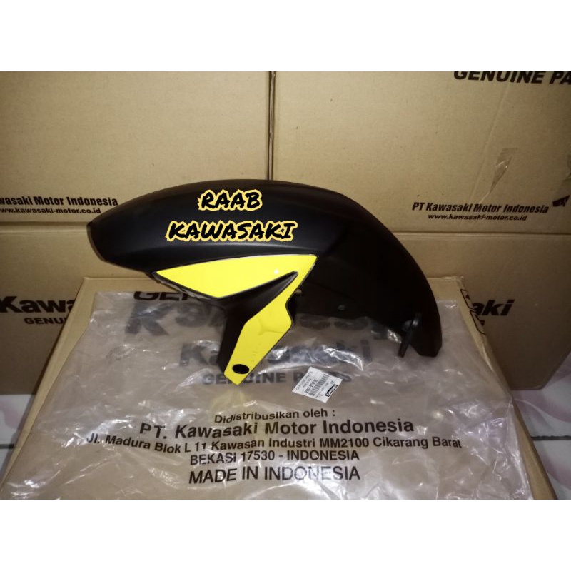spakbor depan hitam stiker kuning pulsar ns200 original kawasaki