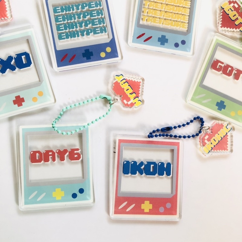 BOYGROUPS GAMEBOY keychain by kulkit✨ (SEVENTEEN, BTS, GOT7, EXO, TREASURE, iKON, ENHYPEN, , DAY6, TXT, STRAY KIDS, THE BOYZ, NCT)