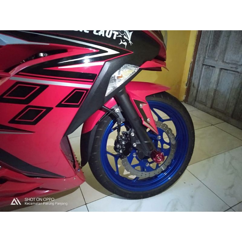 Aksesoris Motor SAMBUNGAN SPAKBOR DEPAN NINJA 250R FI CUSTOM