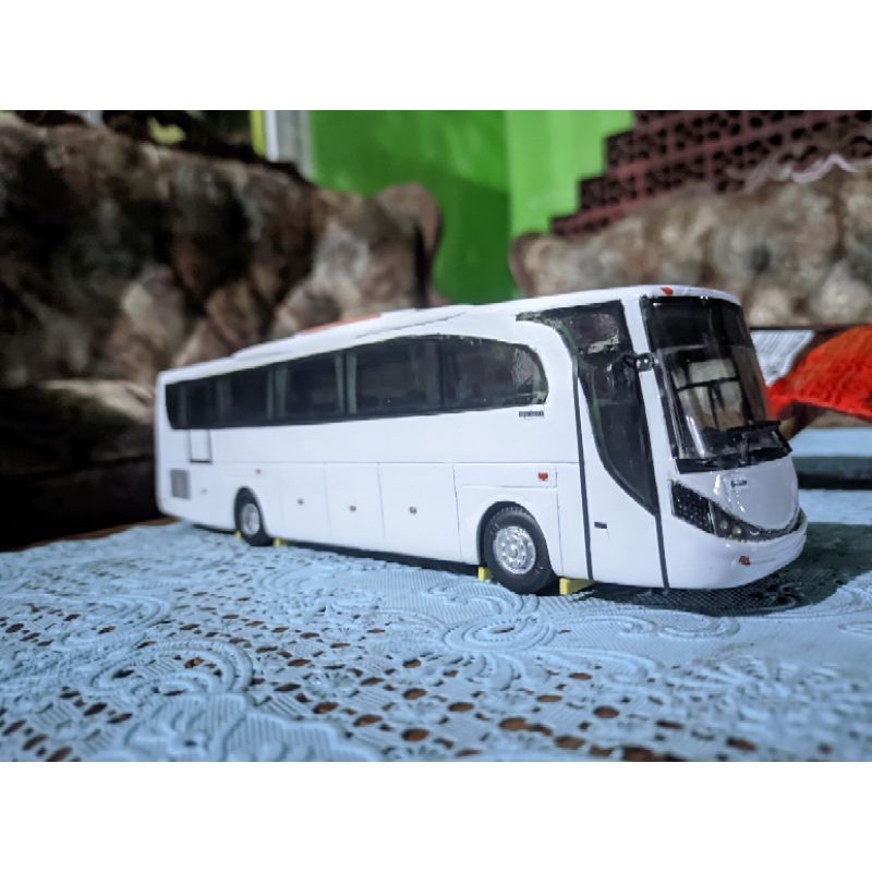 MINIATUR BUS SKALA 1:50