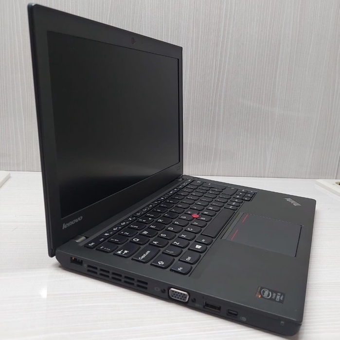 Laptop Lenovo Thinkpad X240 i5 Ram 8GB SSD 240GB Second Bergaransi