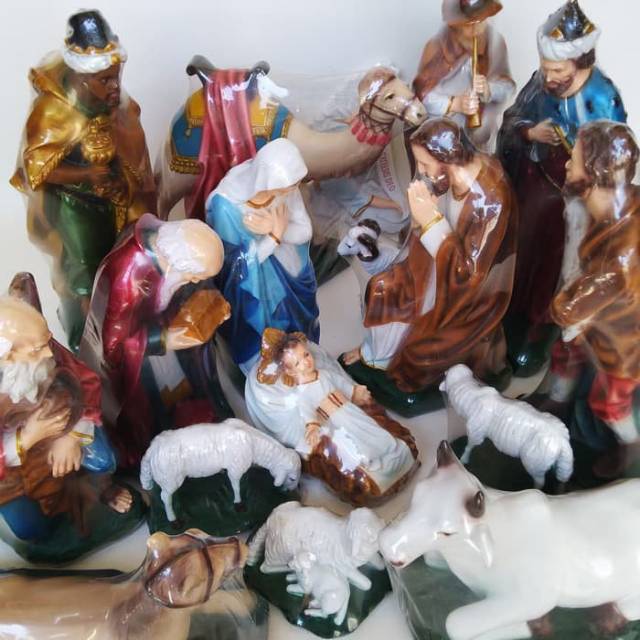 Set Patung Natal 40 cm Keluarga Kudus Tiga Raja Gembala Domba dan Binatang.