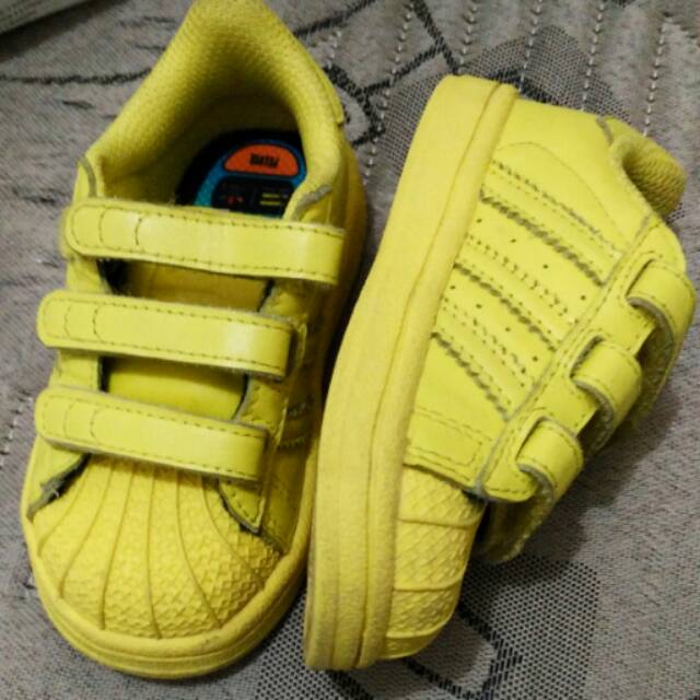 Preloved adidas superstar