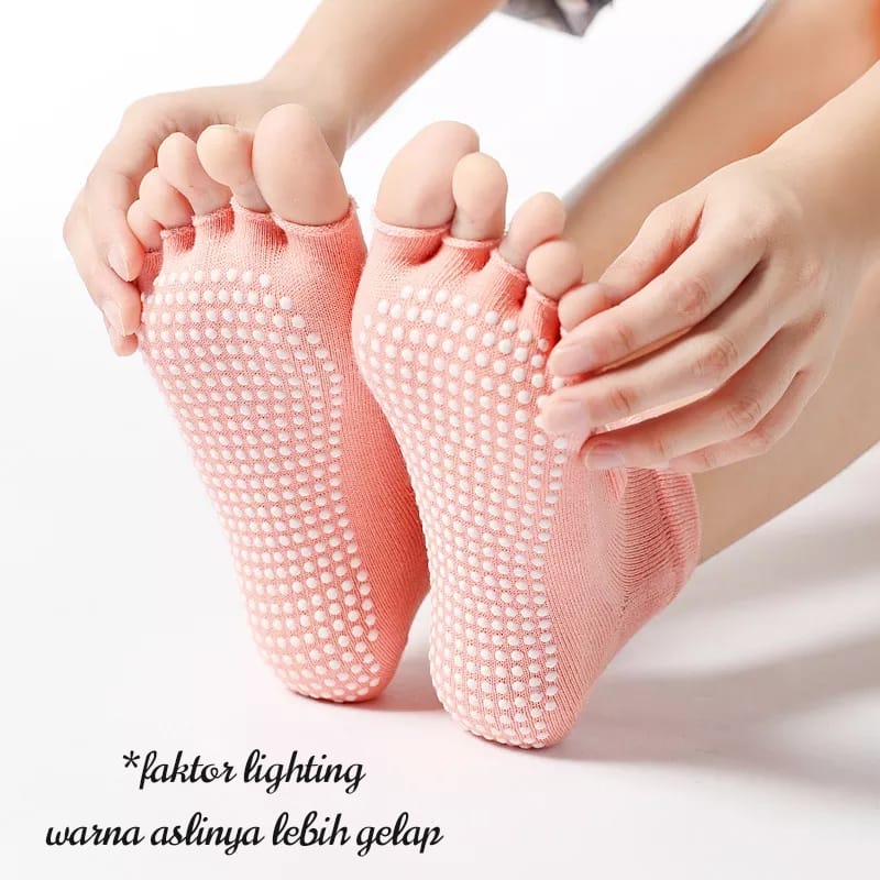 Kaos Kaki Wanita Yoga Anti Licin Model Jari Terbuka Cocok Untuk Pilates Senam Gym Balet / Kaus Kaki Jari Lima Anti Slip Yoga Socks Import