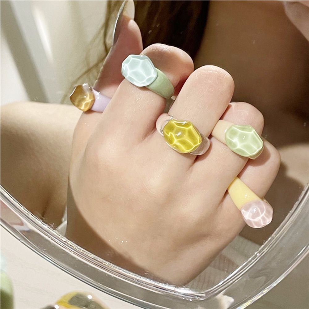 Needway  Gifts Resin Rings Korean Fashion Jewelry Finger Rings Transparent Women Girls Solid Color Geometric Water Ripple Gem Tail Rings/Multicolor