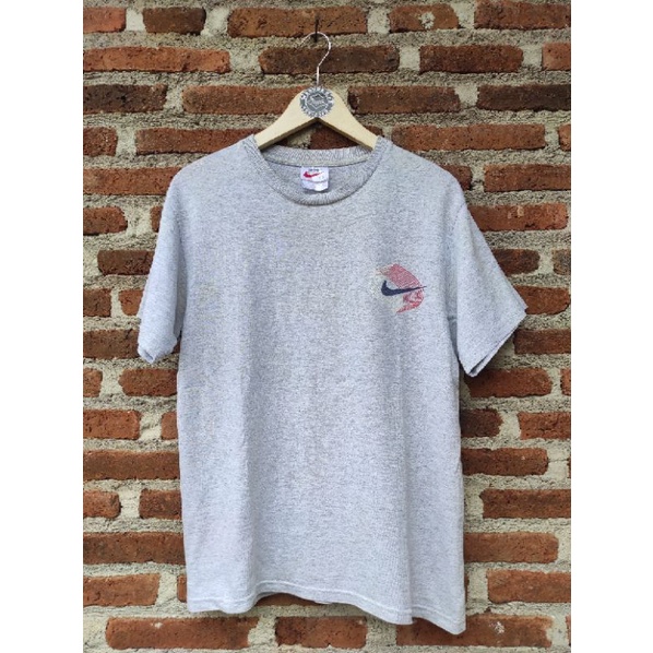 tshirt nike 90s