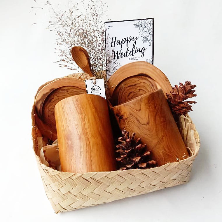 

NIRADA COUPLE HAMPERS BOX KADO PERNIKAHAN HADIAH ULANGTAHUN WEDDING GIFT NATAL IMLEX TAHUN BARU