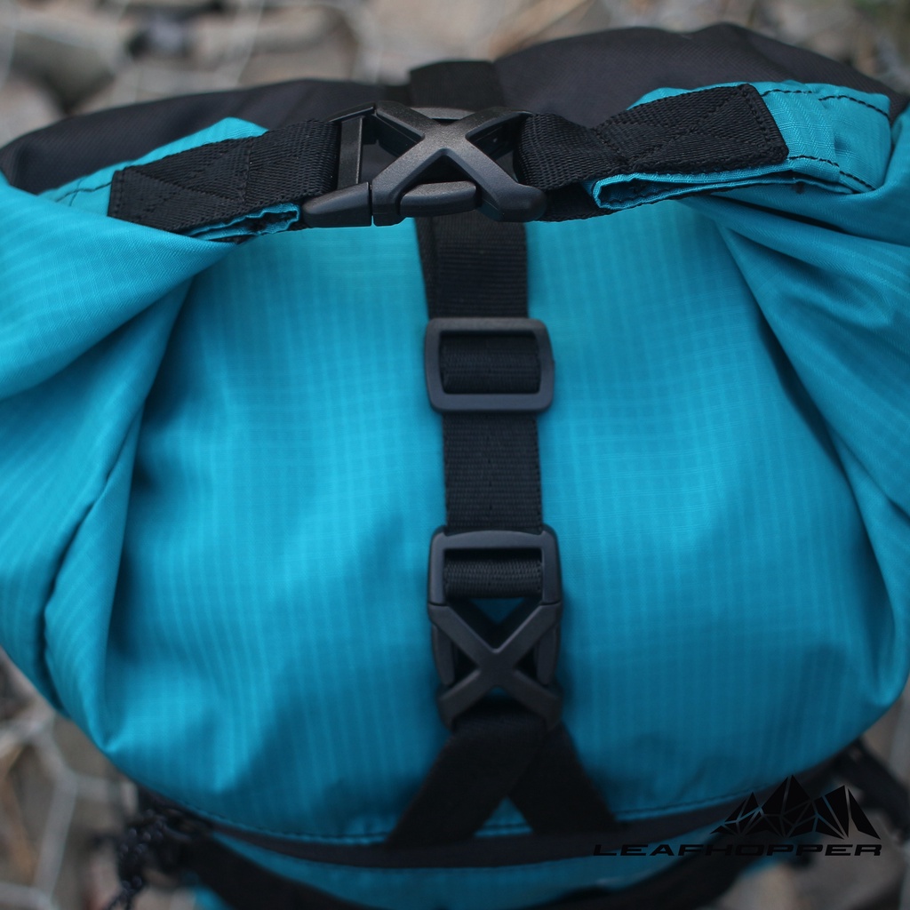 Tas Gunung Backpack Ultralight LEAFHOPPER 22 L Series LightTrack