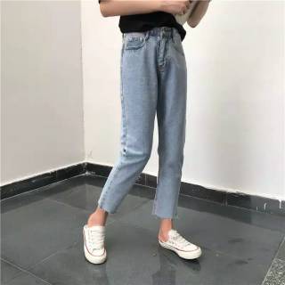  Celana  Jeans  Panjang Wanita  dengan Model Ripped dan 