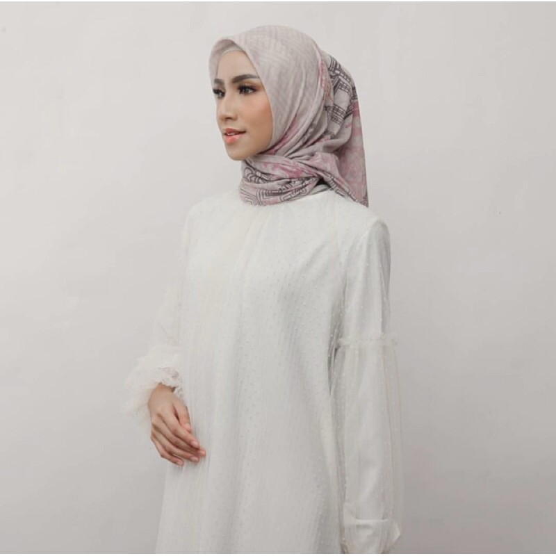 Janma Scarf by Restu Anggraini