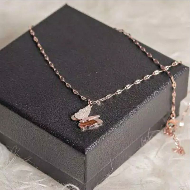 Kalung Titanium Model Liontin Satu Kupu - Kupu Tersedia Warna Rose Gold, Gold dan Silver