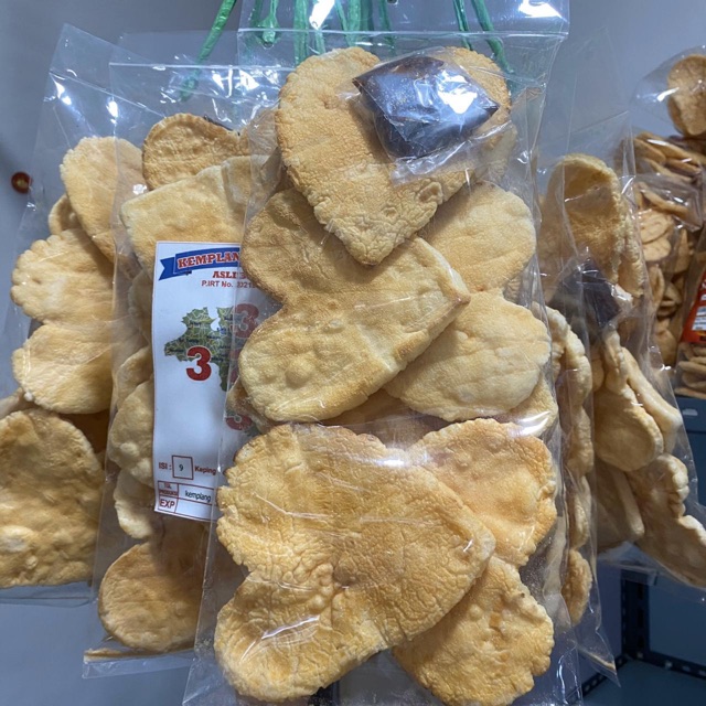 

Yang Lagi Viral Kemplang Bangka Panggang Belinyu Love Cap 323 - Ikan Tenggiri - Snack Bangka -