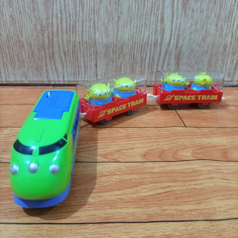 Takara Tomy Plarail - Disney Pixar Dream Railway Alien Space Train
