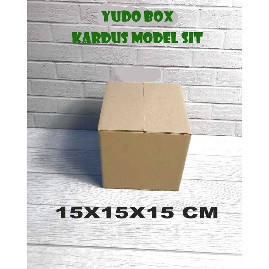 

Kardus karton uk. 15x15x15 cm Kotak Box ST untuk packing Souvenir -dll