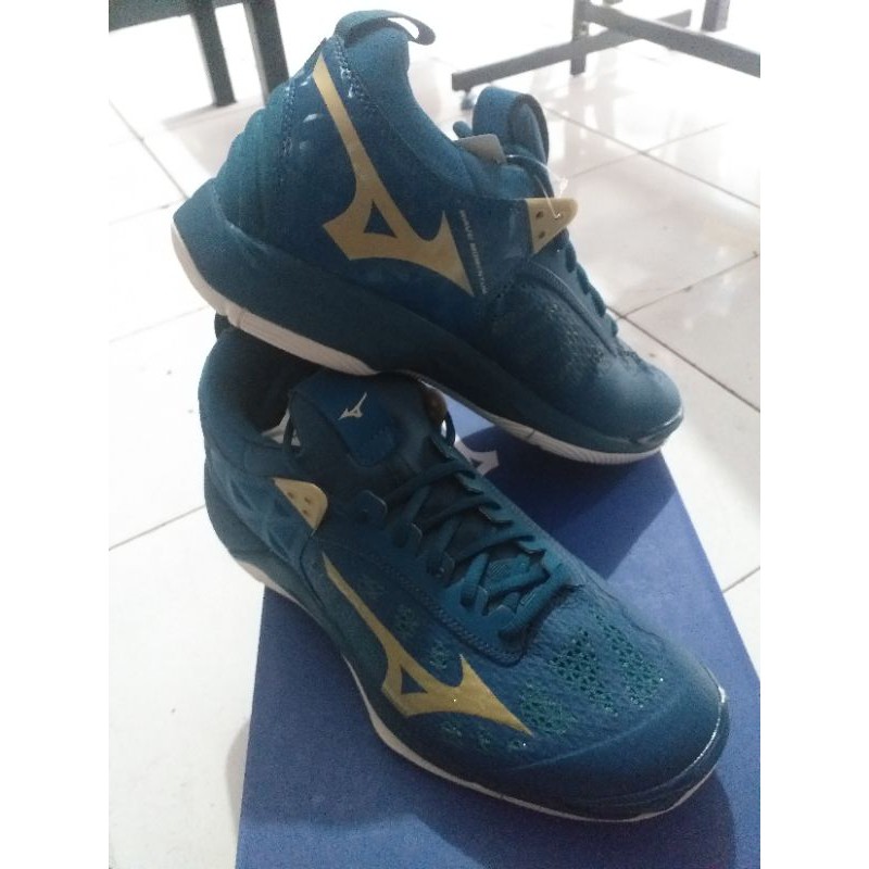 Sepatu mizuno wave momentum low hijau hydro original