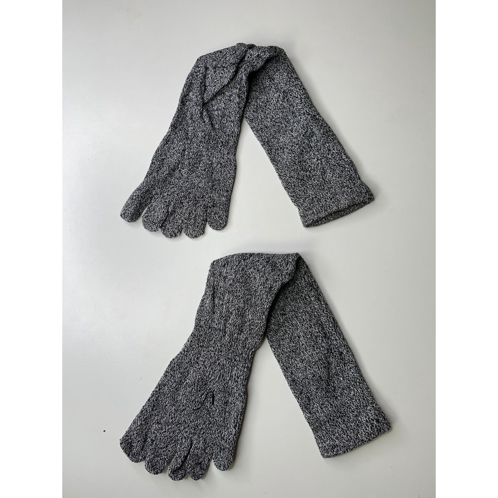 Kaos Kaki Panjang Abu Tua