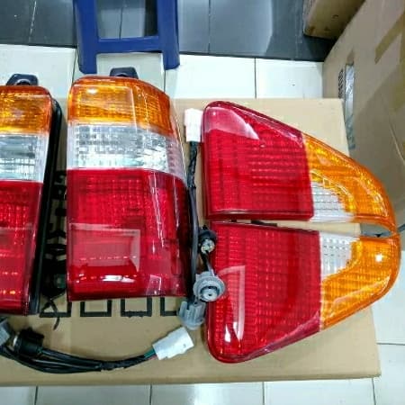 Lampu stop rem belakang TOYOTA KIJANG NEW lgx 2003 2004 2005+ SEGITIGA reflektor