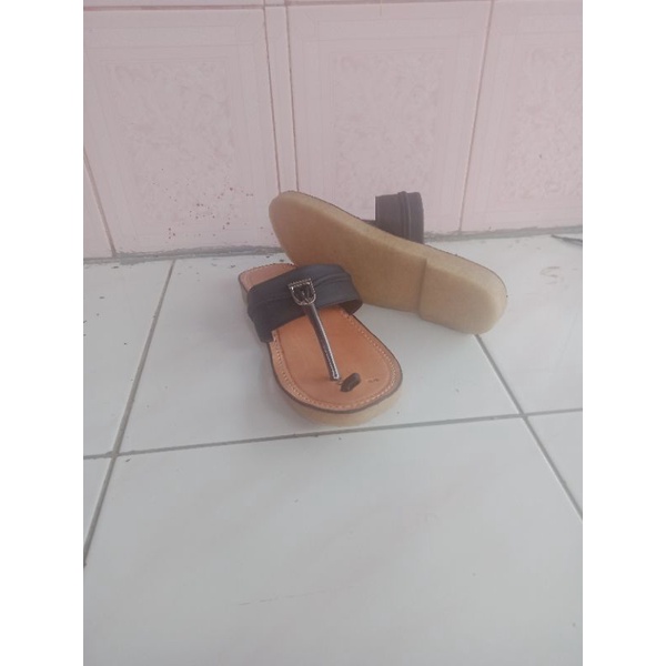 Sandal Terompah Tarumpah khas Tasik bakiak selop pria kulit asli karet mentah coklat hitam Bandung Jakarta Banten Banjarmasin Bmalikpapan Samarinda Lampung Tasikmalaya  original  berkulalitas bagus murah  tready cowok