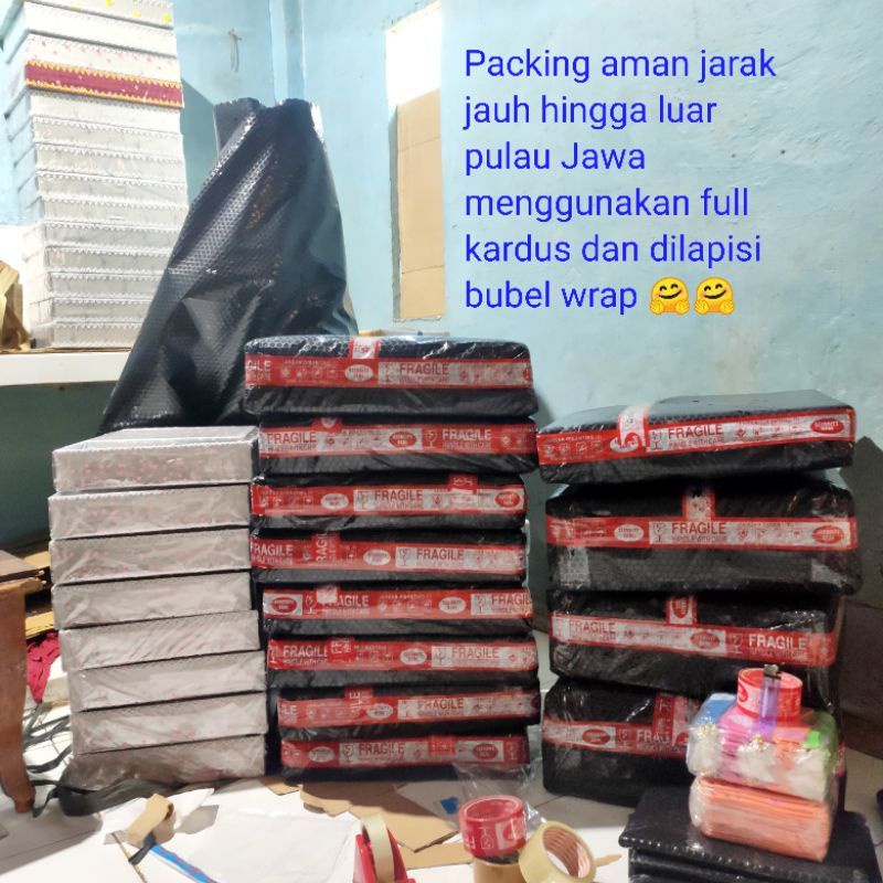 kotak hantaran tutup renda silver 1 set isi 4 bok