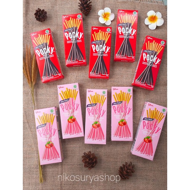 

Glico pocky chocolate dan strawberry 22gr (free packuing buble+kardus)