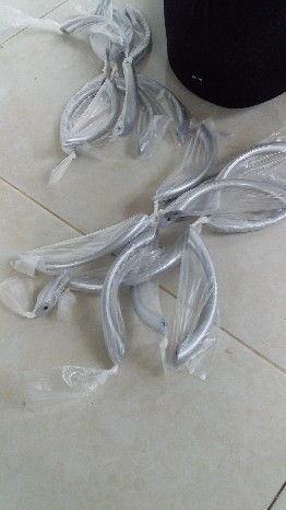 Handle Laci Lemari Model Bulat Sabit Plastik Warna Silver