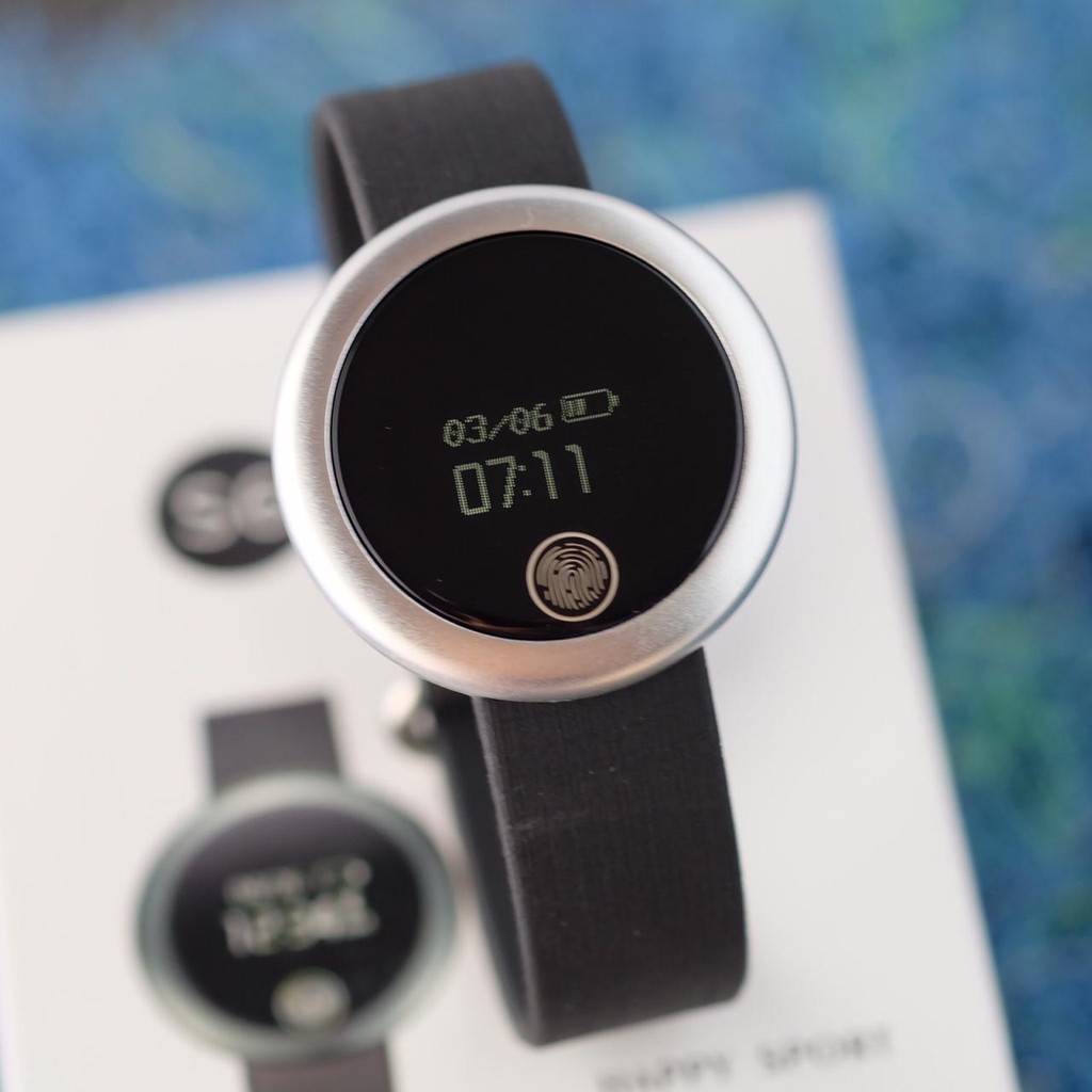 Jam Tangan Pria Wanita Smartwatch Kesehatan Tali Karet