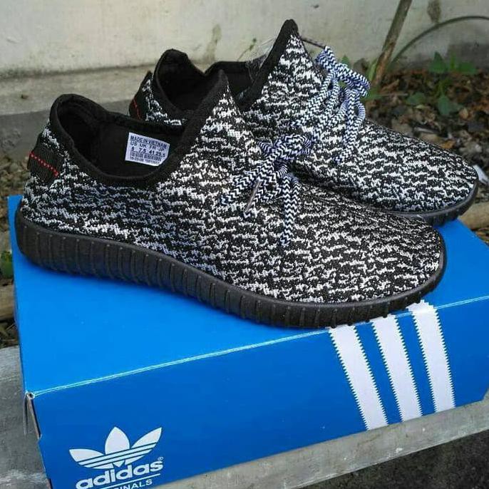 Sepatu Pria Adidas Yeezy Boost 350 Oreo Grade Ori