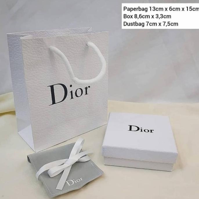 

Best Product!!! Kotak Kado Gift Box Asesoris Exclusive Branded - Paling Diminati