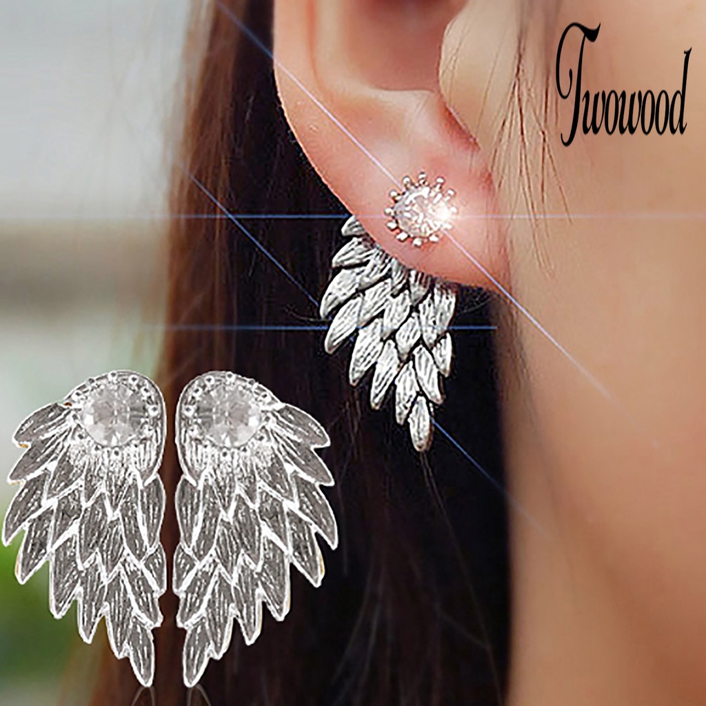 1 Pasang Anting Stud Bentuk Sayap Malaikat Aksen Berlian Imitasi Bahan Alloy Untuk Wanita