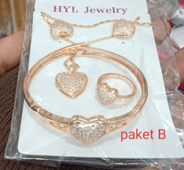 Xuping set wanita dewasa (kalung+gelang+anting+cincin) lapis emas dgn mata zircon