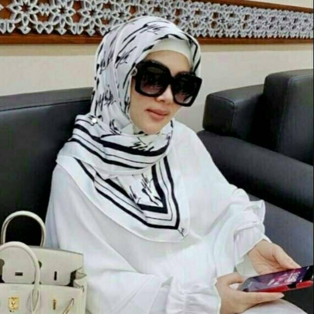 HIJAB SYAHRINI KW WHITE