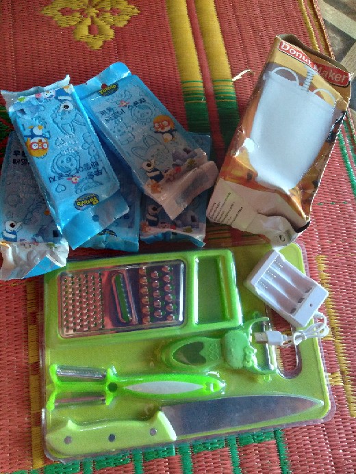 Parutan + Pisau + Talenan + Peeler + Gunting 5in1