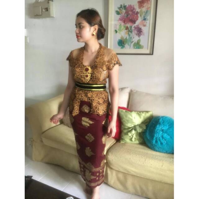 SATU SET KEBAYA MODIFIKASI KEBAYA BALI KEBAYA WISUDA MURAH