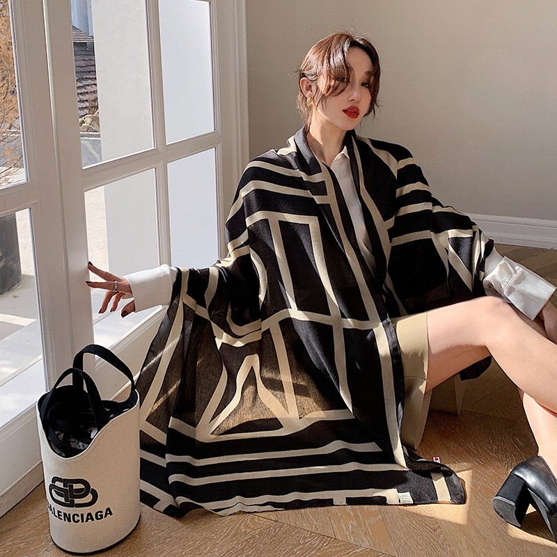 Syal Premium Pasmina Wanita Lebar Hitam Hijab Korea Keren Exclusive Pashmina Lebar Scarf Kantoran-1